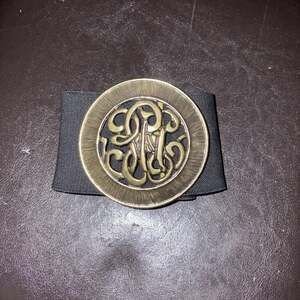 Vintage 80's black, Gold, Stretchy, Elastic Band Belt Size M. Very cute.